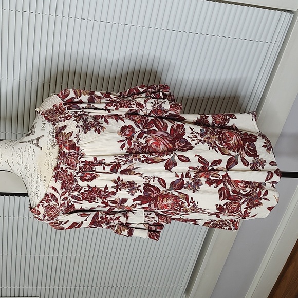 Miss Me Mini Dress Cream Red Berry Floral Bell Steeve SZ: Small - Picture 3 of 9